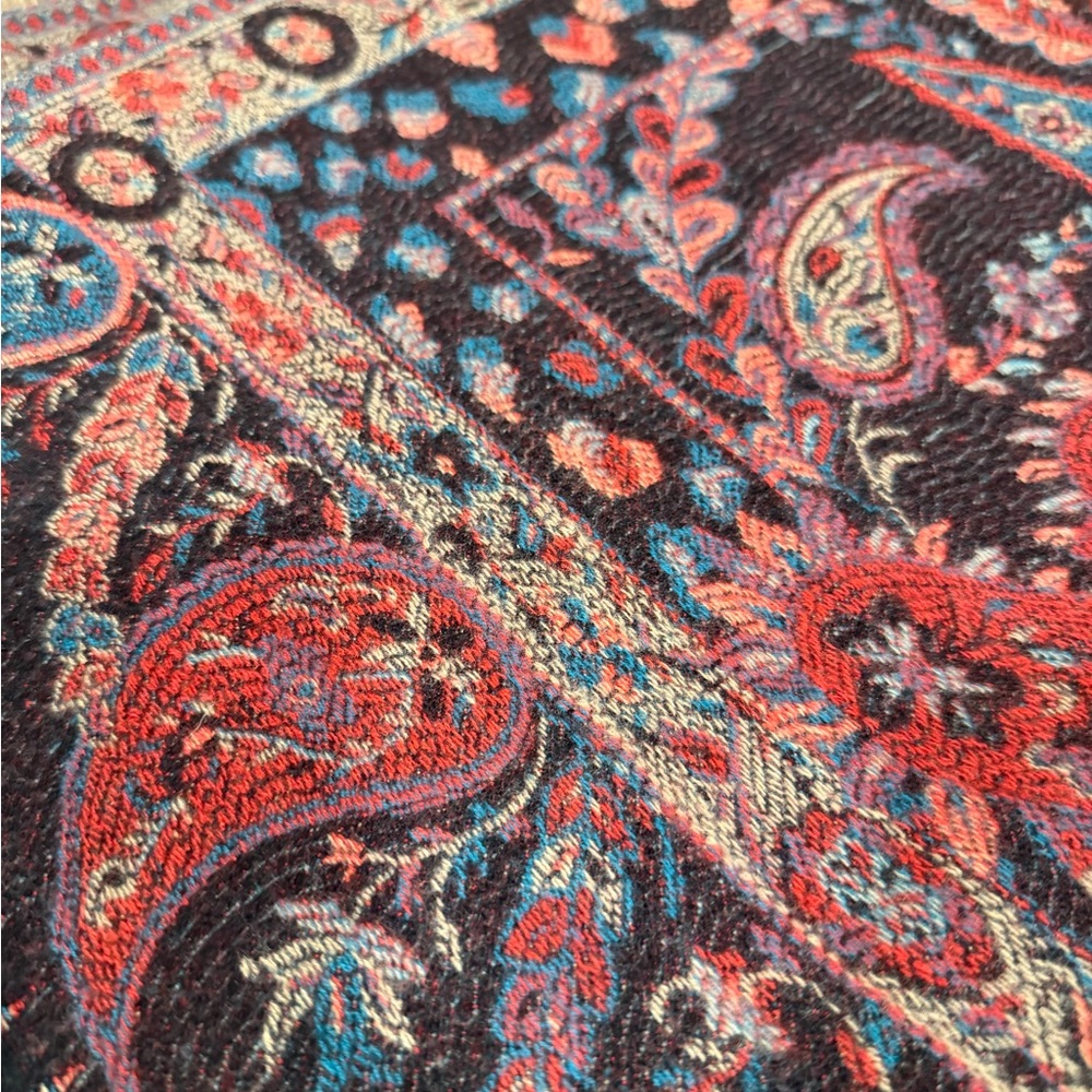 Adrienne Vittadini Paisley Jacquard Fringe Scarf Shawl Wrap 70 x 25 inches NWT - Picture 2 of 7